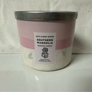 Bath and Bodyworks 3 wick candle